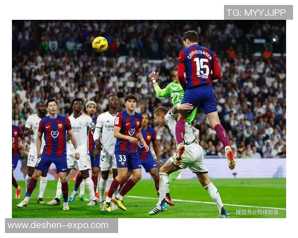 巴萨与曼联巅峰对决决赛精彩录像回顾与分析